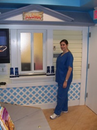 Dr. Jennifer  Adelson DDS