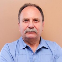 Dr. Waldemar  Chmielewski DDS