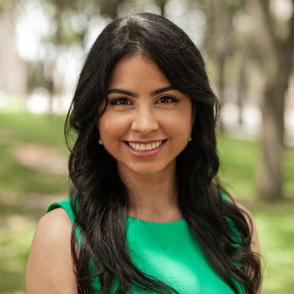 Iris Tróchez-Adekoya, MD, Hematologist-Oncologist
