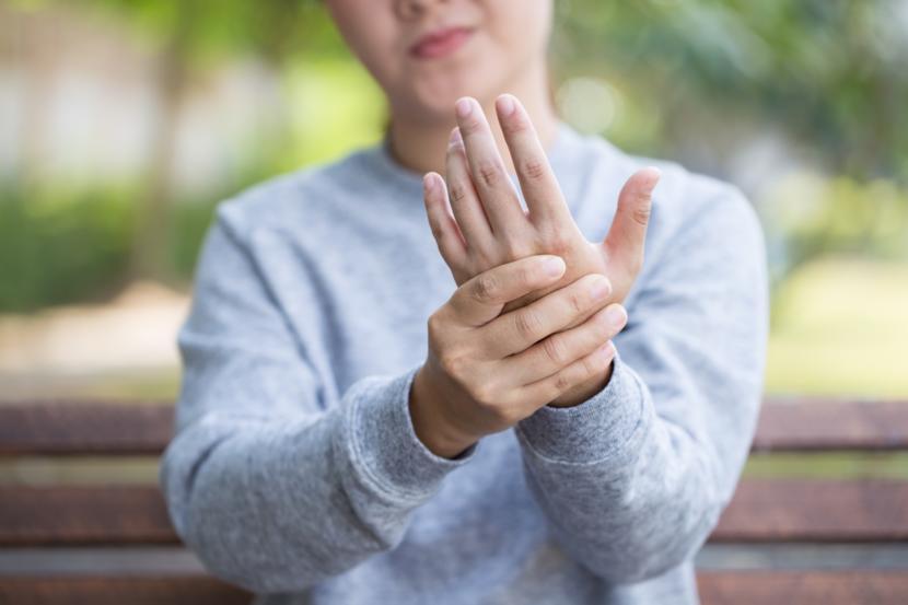 Rheumatoid Arthritis Found in Transplanted Hands of 33-year-old Patient