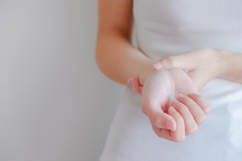 Female Healthcare Assistants at Higher Risk for Rheumatoid Arthritis