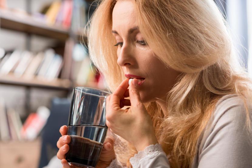 What Is Venlafaxine: Uses, Side Effects, Dosage, and Interactions